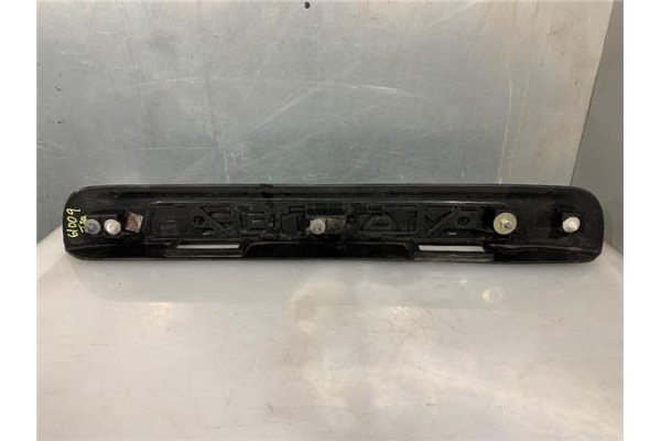 Recambio de moldura porton trasero para renault master iii combi 2.3 l2h2 3,5t referencia OEM IAM 26512001R 265120002R 