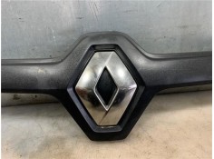 Recambio de moldura paragolpes delantero para renault master iii combi 2.3 l2h2 3,5t referencia OEM IAM 623829053R  