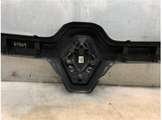 Recambio de moldura paragolpes delantero para renault master iii combi 2.3 l2h2 3,5t referencia OEM IAM 623829053R  