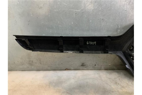 Recambio de moldura paragolpes delantero para renault master iii combi 2.3 l2h2 3,5t referencia OEM IAM 623829053R  