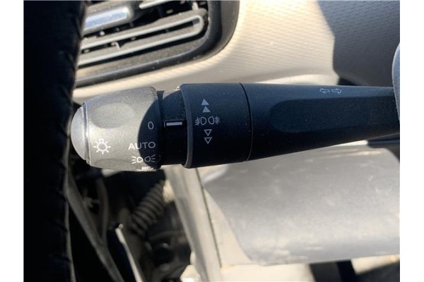 Recambio de mando intermitencia para citroen c4 cactus 1.5 business class referencia OEM IAM 98046100ZD  