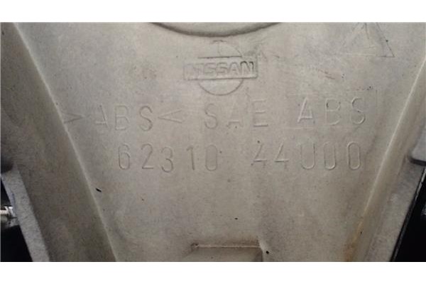 Recambio de rejilla capo para nissan maxima qx (a32) 2.0 referencia OEM IAM 6231044U00  