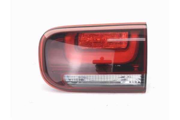 Recambio de piloto porton trasero derecho para citroen c4 cactus 1.5 business class referencia OEM IAM 9821352180  