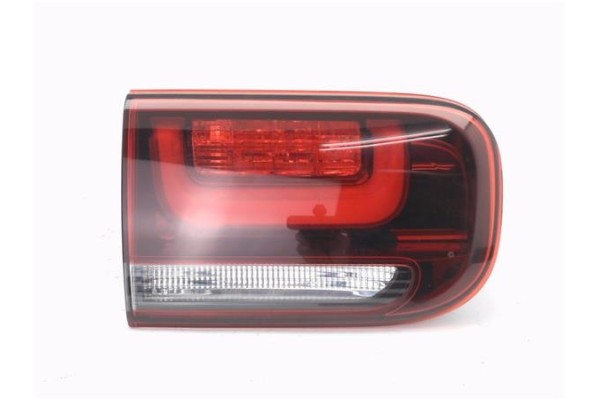 Recambio de piloto porton trasero izquierdo para citroen c4 cactus 1.5 business class referencia OEM IAM 9821352780  