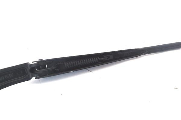 Recambio de brazo limpiaparabrisas delantero derecho para renault captur i 1.2 intens referencia OEM IAM 288867952R  