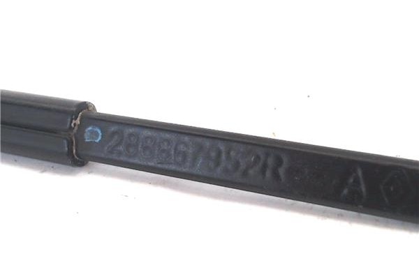 Recambio de brazo limpiaparabrisas delantero derecho para renault captur i 1.2 intens referencia OEM IAM 288867952R  