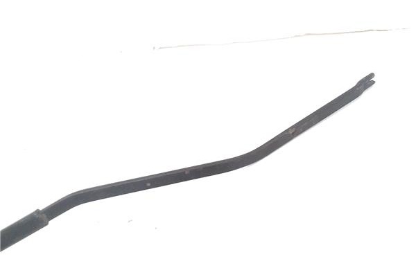 Recambio de brazo limpiaparabrisas delantero izquierdo para renault captur i 1.2 intens referencia OEM IAM 288818445R  