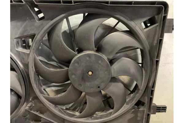 Recambio de electroventilador para renault master iii combi 2.3 l2h2 3,5t referencia OEM IAM 214815872R 5020592 