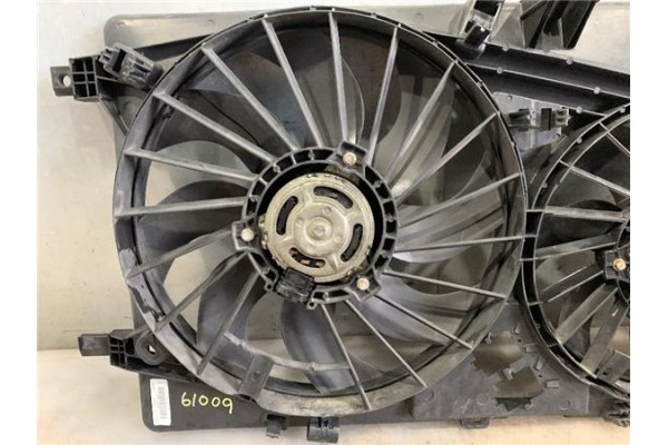 Recambio de electroventilador para renault master iii combi 2.3 l2h2 3,5t referencia OEM IAM 214815872R 5020592 