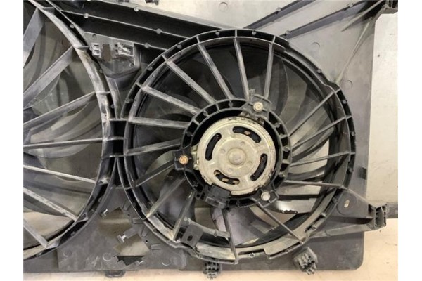 Recambio de electroventilador para renault master iii combi 2.3 l2h2 3,5t referencia OEM IAM 214815872R 5020592 