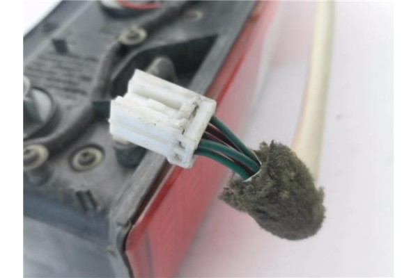 Recambio de piloto trasero izquierdo para mitsubishi space wagon (n80/n90) 2.4 gdi referencia OEM IAM 22087262  