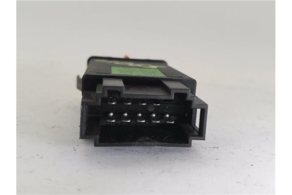 Recambio de interruptor luces emergencia para audi a3 (8l) 1.6 ambiente referencia OEM IAM 8L0941509K  