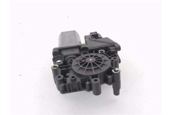 Recambio de motor elevalunas delantero derecho para audi a3 (8l) 1.6 ambiente referencia OEM IAM 8L3959802 103022100 