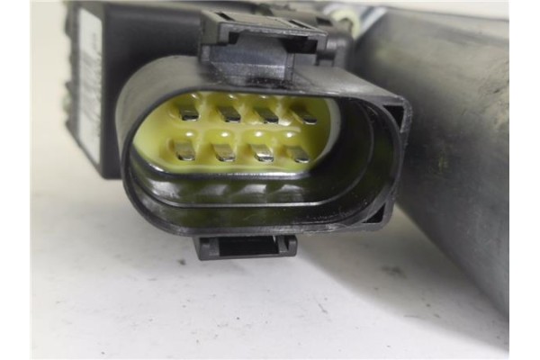 Recambio de motor elevalunas delantero derecho para audi a3 (8l) 1.6 ambiente referencia OEM IAM 8L3959802 103022100 
