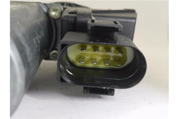 Recambio de motor elevalunas delantero izquierdo para audi a3 (8l) 1.6 ambiente referencia OEM IAM 8L3959801 103022100 