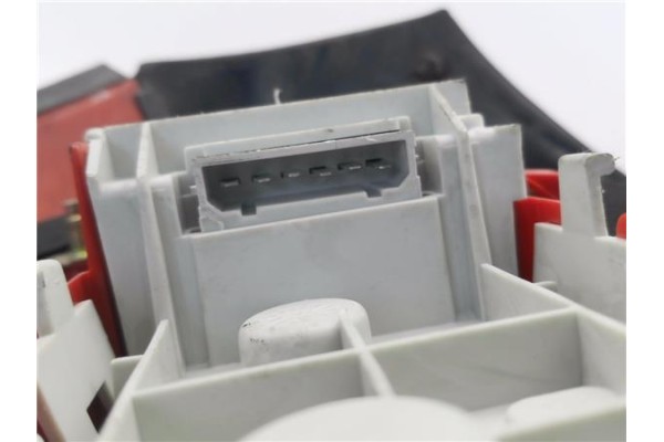 Recambio de piloto trasero derecho para audi a3 (8l) 1.6 ambiente referencia OEM IAM 8L0945096B  