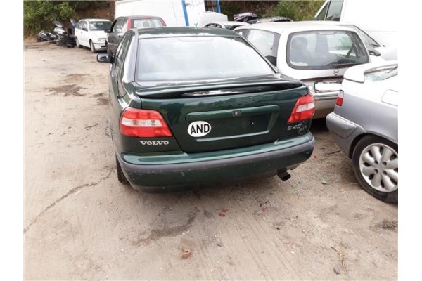 volvo s40 berlina del año 2002