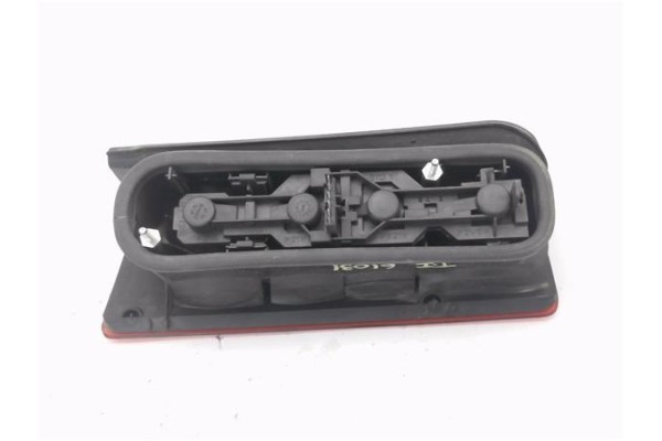 Recambio de piloto trasero izquierdo para opel combo furgón/ranchera familiar 1.7 di 16v referencia OEM IAM E95302  