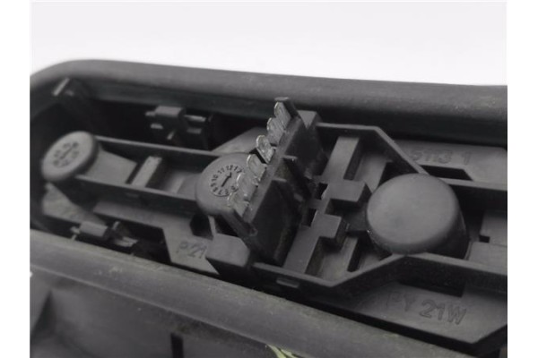 Recambio de piloto trasero izquierdo para opel combo furgón/ranchera familiar 1.7 di 16v referencia OEM IAM E95302  