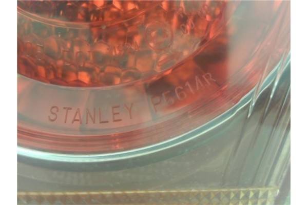 Recambio de piloto porton trasero derecho para mitsubishi lancer berlina/ familiar (cs0a/w) vii 2.0 di-d referencia OEM IAM P561