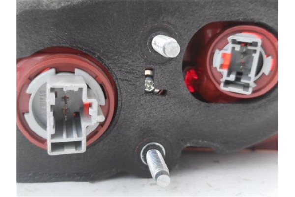 Recambio de piloto porton trasero izquierdo para mitsubishi lancer berlina/ familiar (cs0a/w) vii 2.0 di-d referencia OEM IAM P5