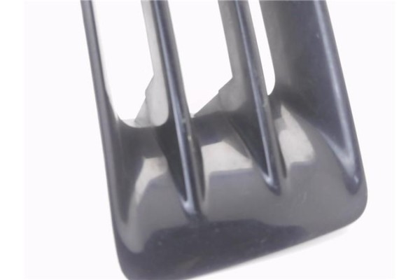 Recambio de rejilla paragolpes delantero derecha para mitsubishi space wagon (n80/n90) 2.4 gdi referencia OEM IAM MR322342  