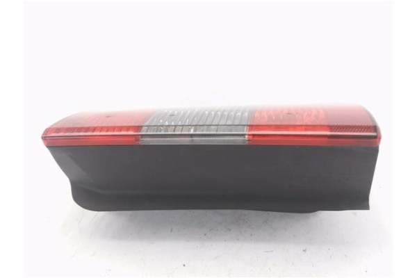 Recambio de piloto trasero derecho para opel combo furgón/ranchera familiar 1.7 di 16v referencia OEM IAM E95302  