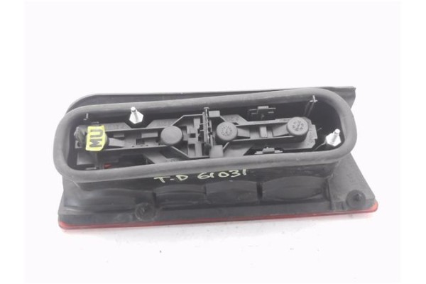 Recambio de piloto trasero derecho para opel combo furgón/ranchera familiar 1.7 di 16v referencia OEM IAM E95302  