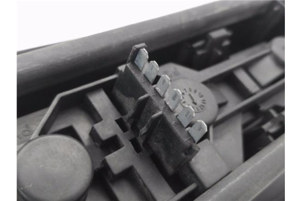 Recambio de piloto trasero derecho para opel combo furgón/ranchera familiar 1.7 di 16v referencia OEM IAM E95302  