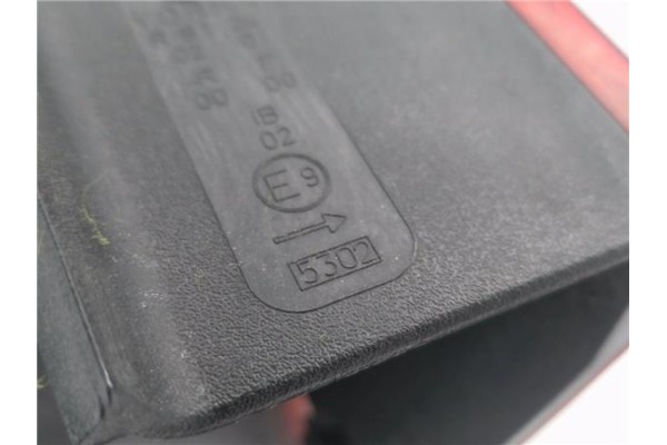Recambio de piloto trasero derecho para opel combo furgón/ranchera familiar 1.7 di 16v referencia OEM IAM E95302  