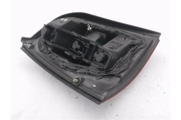 Recambio de piloto trasero derecho para nissan micra (k11) 1.0 i 16v referencia OEM IAM 265506F600  