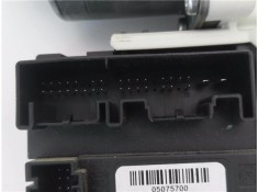 Recambio de motor elevalunas delantero izquierdo para volkswagen golf v plus (5m1) 2.0 tdi 16v referencia OEM IAM 5M1837401G 1K0