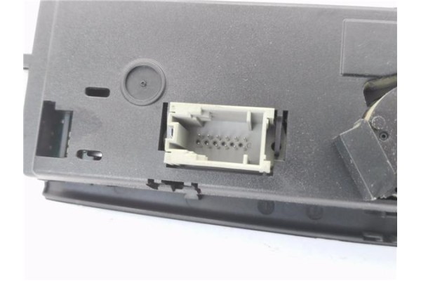 Recambio de mandos climatizador para bmw serie 1 berlina (e81/e87) 2.0 118d referencia OEM IAM 6411695670902  