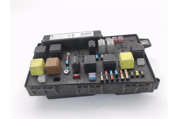Recambio de caja fusibles/rele para opel astra h berlina 1.7 cdti referencia OEM IAM 13206754 5DK00866838 