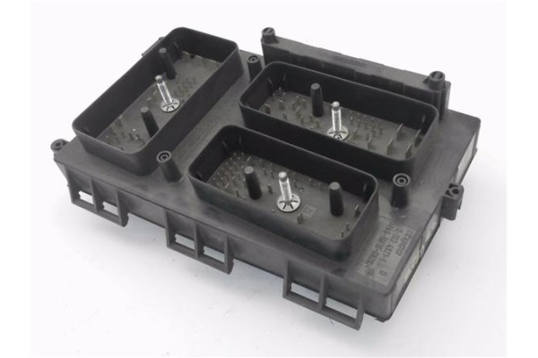 Recambio de caja fusibles/rele para opel astra h berlina 1.7 cdti referencia OEM IAM 13206754 5DK00866838 