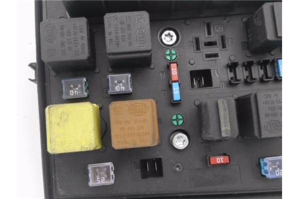 Recambio de caja fusibles/rele para opel astra h berlina 1.7 cdti referencia OEM IAM 13206754 5DK00866838 
