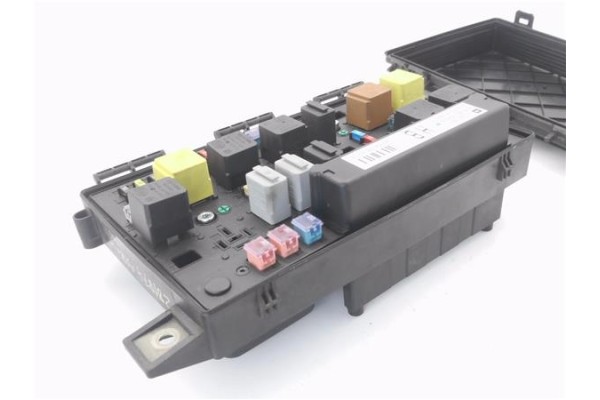 Recambio de caja fusibles/rele para opel astra h berlina 1.7 cdti referencia OEM IAM 13206754 5DK00866838 