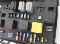 Recambio de caja fusibles/rele para opel astra h berlina 1.7 cdti referencia OEM IAM 13206754 5DK00866838 