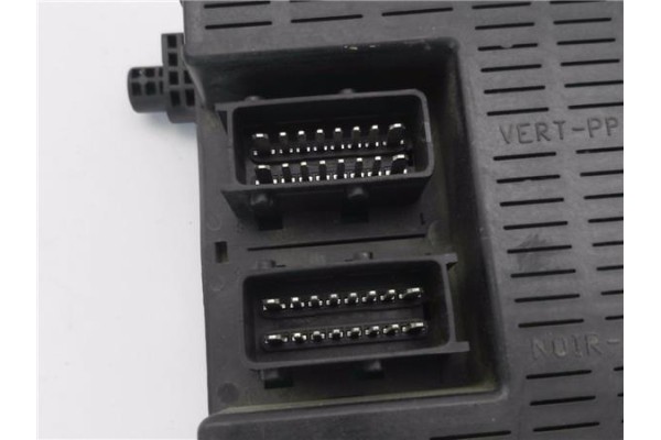 Recambio de caja fusibles/rele para citroen xsara berlina 2.0 hdi 90 referencia OEM IAM 9649053680 73008512 