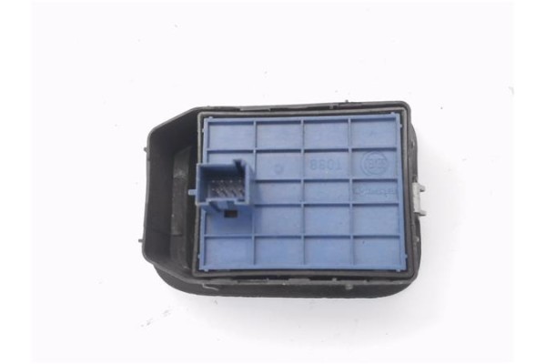 Recambio de mando elevalunas delantero izquierdo para fiat qubo (300) 1.3 active referencia OEM IAM 735461275  