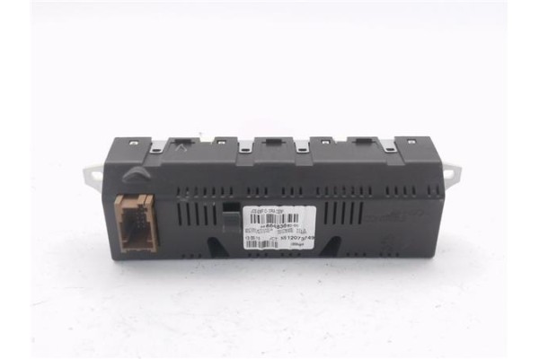 Recambio de pantalla para peugeot 308 1.6 confort referencia OEM IAM 9666483680  