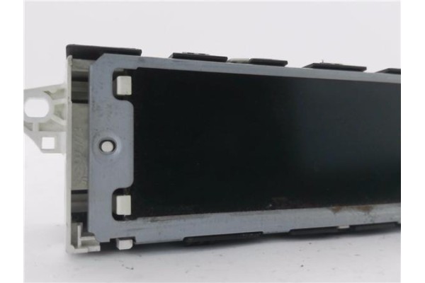 Recambio de pantalla para peugeot 308 1.6 confort referencia OEM IAM 9666483680  