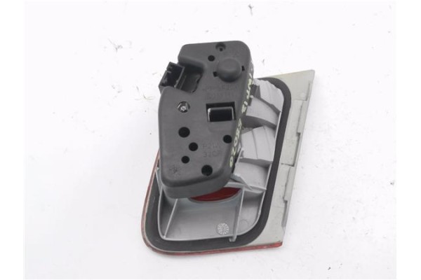 Recambio de piloto porton trasero izquierdo para bmw serie 3 berlina (e46) 2.5 325i referencia OEM IAM 6907945  