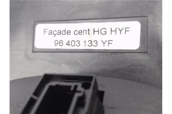 Recambio de embellecedor consola central para peugeot 206 cc cabrio-coupé 1.6 cc referencia OEM IAM 96403133YF  