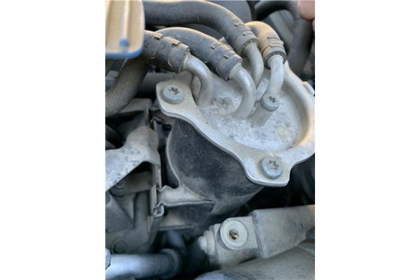 Recambio de soporte filtro gasoil para volkswagen golf v (1k1) 2.0 tdi 16v referencia OEM IAM 1K0127811D  