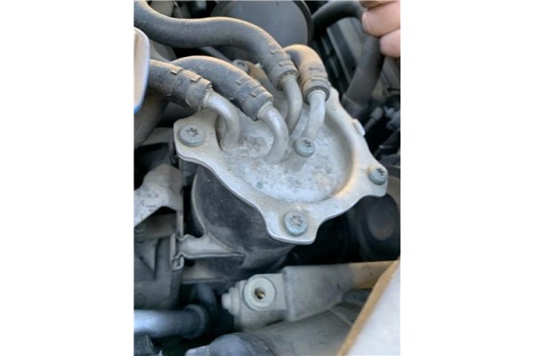 Recambio de soporte filtro gasoil para volkswagen golf v (1k1) 2.0 tdi 16v referencia OEM IAM 1K0127811D  