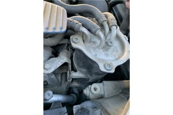 Recambio de soporte filtro gasoil para volkswagen golf v (1k1) 2.0 tdi 16v referencia OEM IAM 1K0127811D  