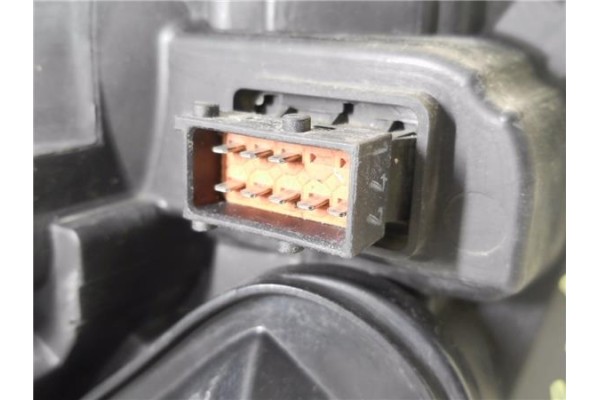 Recambio de faro delantero izquierdo para opel vectra c berlina 2.2 club referencia OEM IAM 15588701  