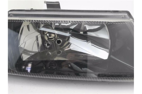 Recambio de faro delantero dcho para mitsubishi carisma berlina 5 (da0) 1.9 1900 di-d comfort referencia OEM IAM 15157800  