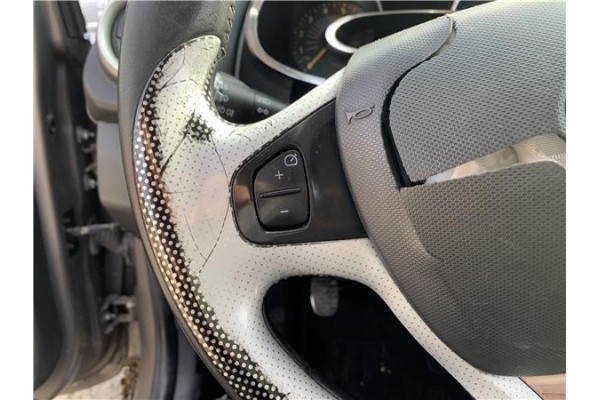 Recambio de volante para renault clio iv 1.5 business referencia OEM IAM 484006465R  